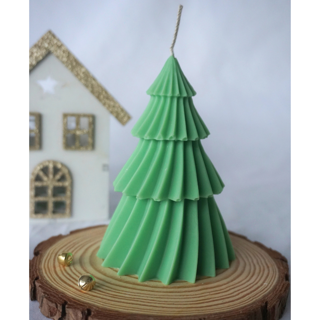 Gefächerte Tannenbaum Kerze "Duftend"